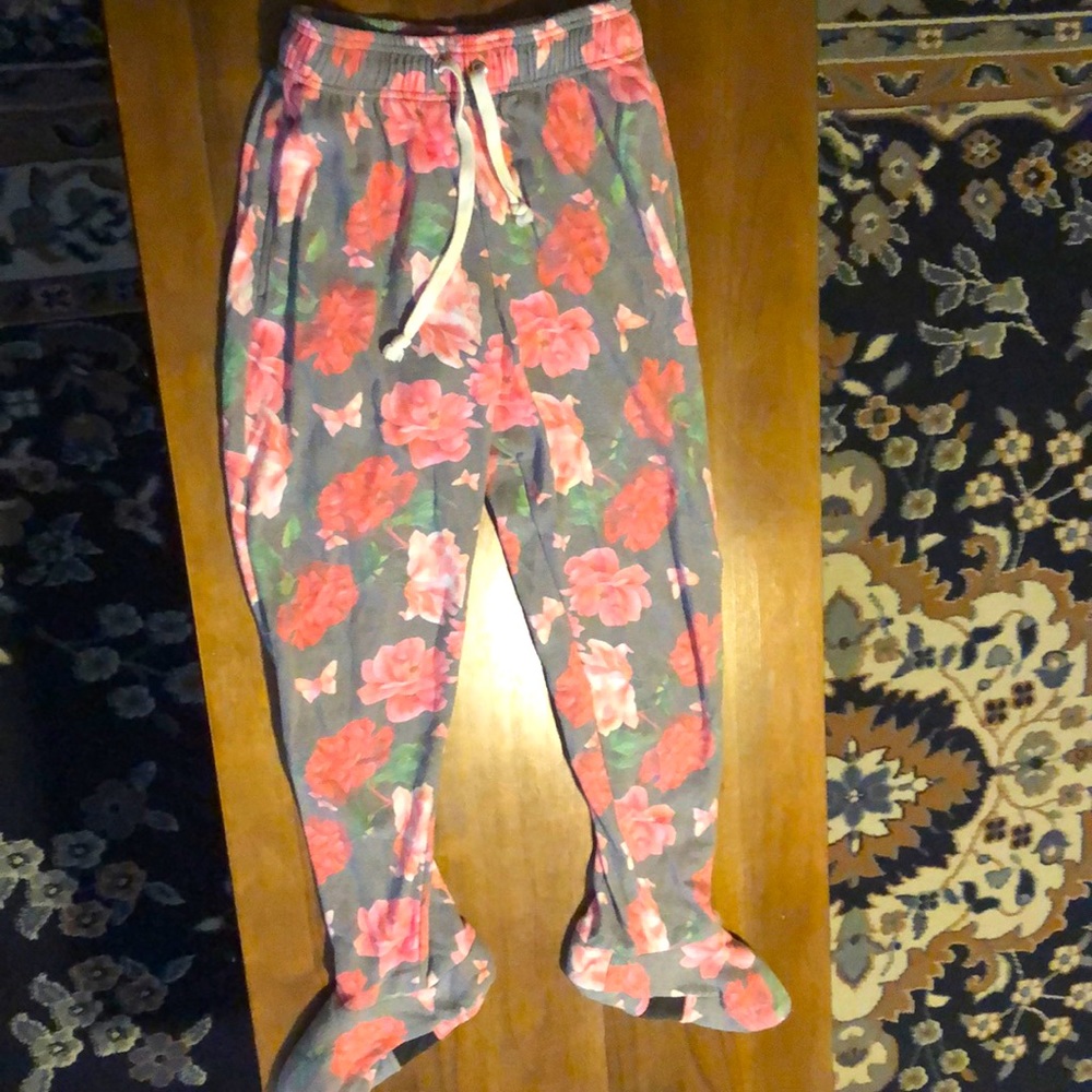 Women’s sweatpants w footies